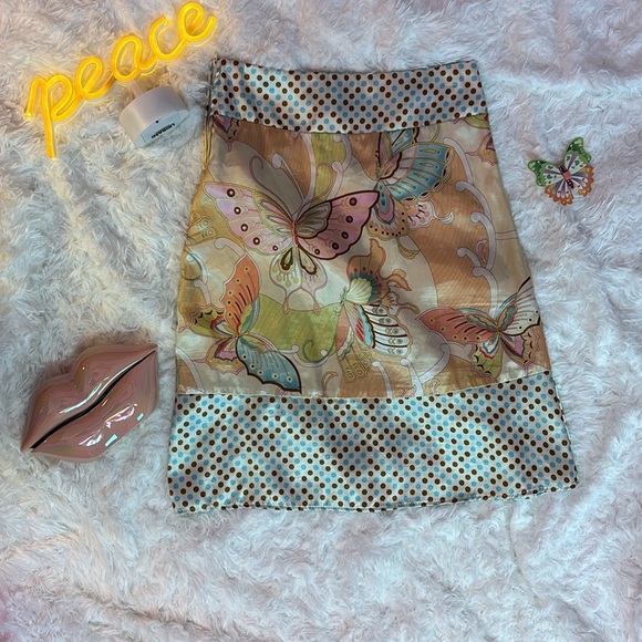 Butterfly and polkadot silk skirt - Picture 6 of 8